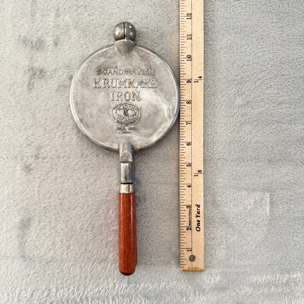 Nordic Ware Scandinavian‎ Krumkake Iron Vintage Rosette Maker USA Wood Handle